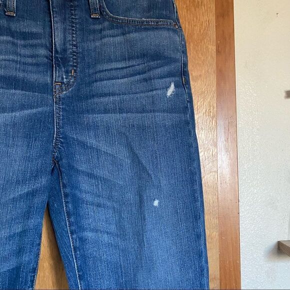 Madewell Womens Classic Straight Fit Mom Jeans - Picture 4 of 10